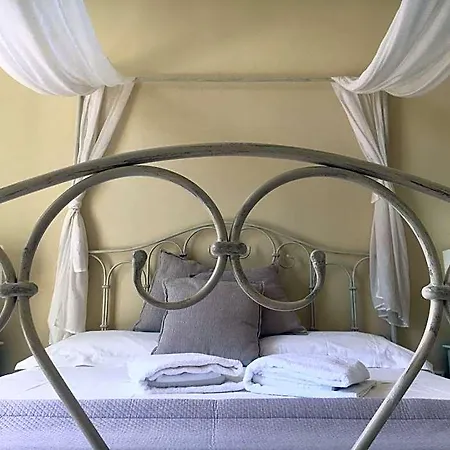 Ai Raggi Di Sole Bed & Breakfast 4*
